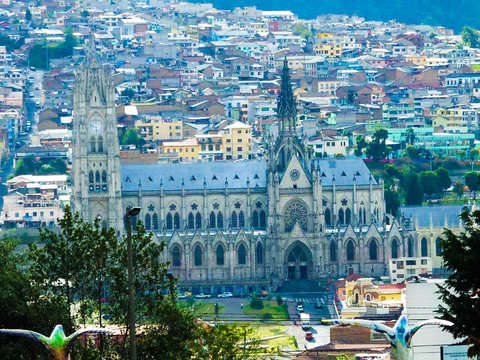 Tour de Un Día Al Centro Histórico de Quito y Teleférico